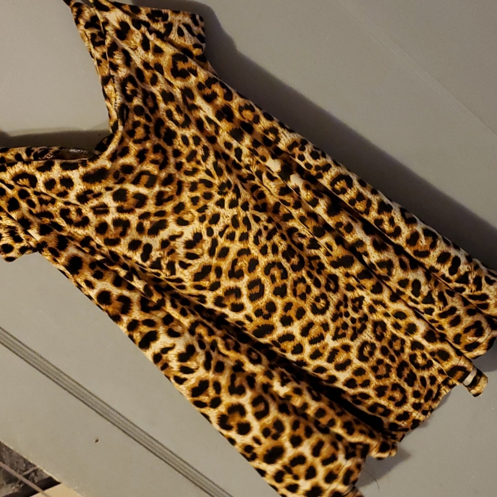 Leopard print summer top cute 😍